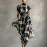 Vestido Maxi de Chiffon a Cuadros con Cuello Alto y Mangas Cortas