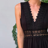 Aurélie | Elegante vestido de encaje con escote en V