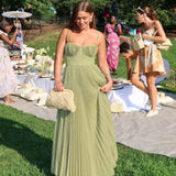 Vestido Olivia – Elegancia moderna con espalda descubierta