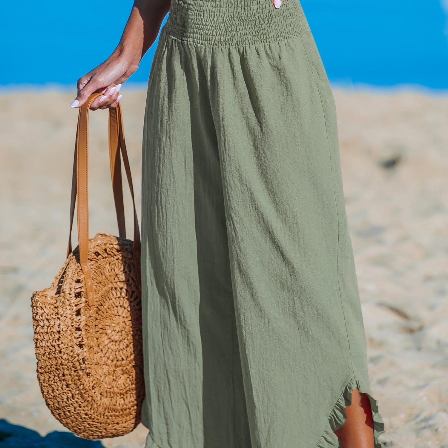 Pantalón ancho con volantes