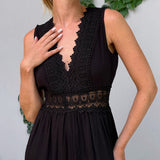 Aurélie | Elegante vestido de encaje con escote en V