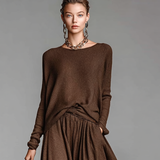 Conjunto de Falda y Suéter de Cuello Redondo de Punto