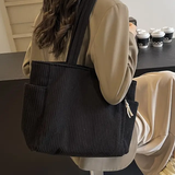 Tilda | Bolso tote acanalado con detalle de cordón