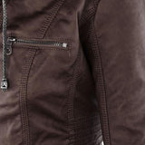 Chaqueta de cuero con capucha