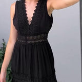 Aurélie | Elegante vestido de encaje con escote en V