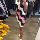 Karina | Vestido con estampado de olas y escote en V