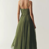 Vestido Olivia – Elegancia moderna con espalda descubierta