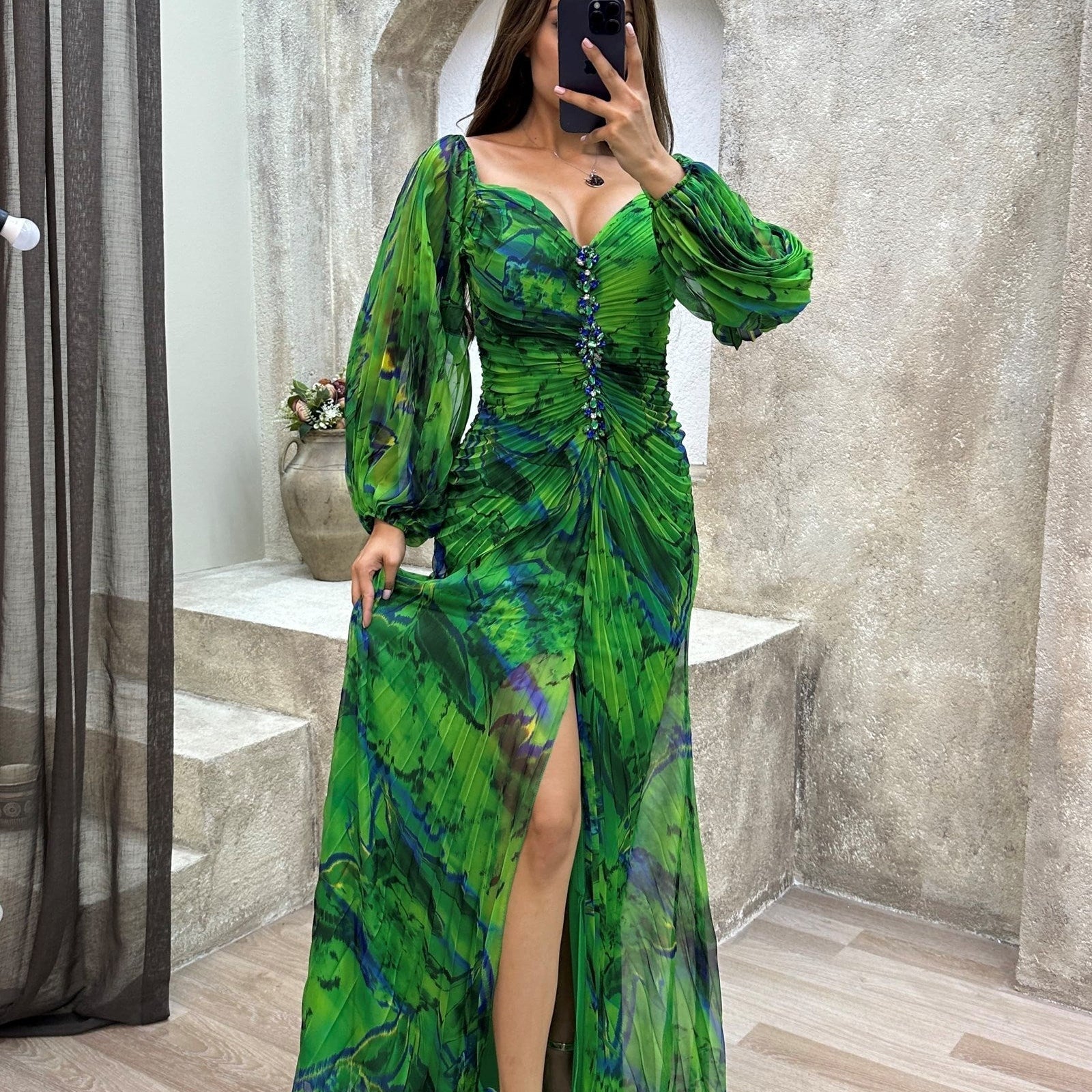 Helena | Vestido Maxi Plisado en Tonos de Puesta de Sol