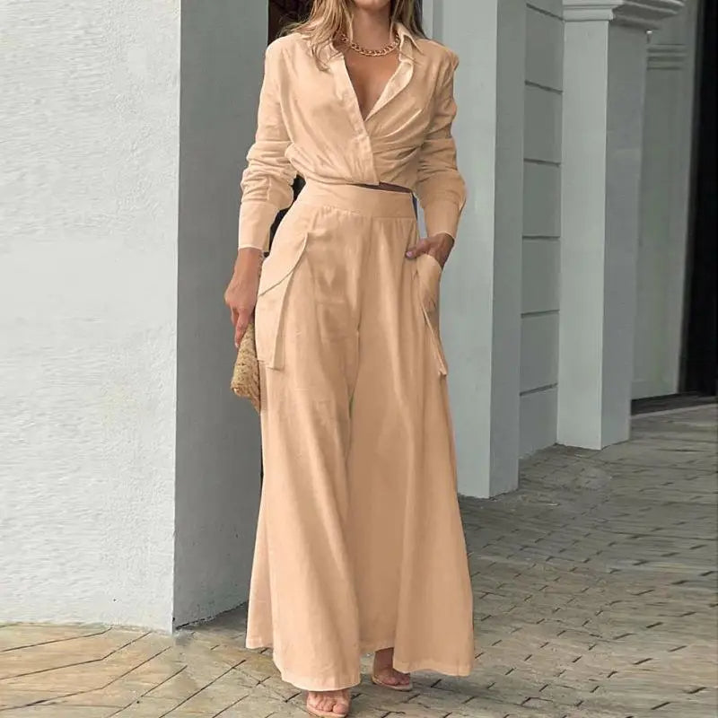 Conjunto de verano con camisa anudada y pantalón palazzo de cintura alta