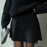 Conjunto de falda y jersey de punto